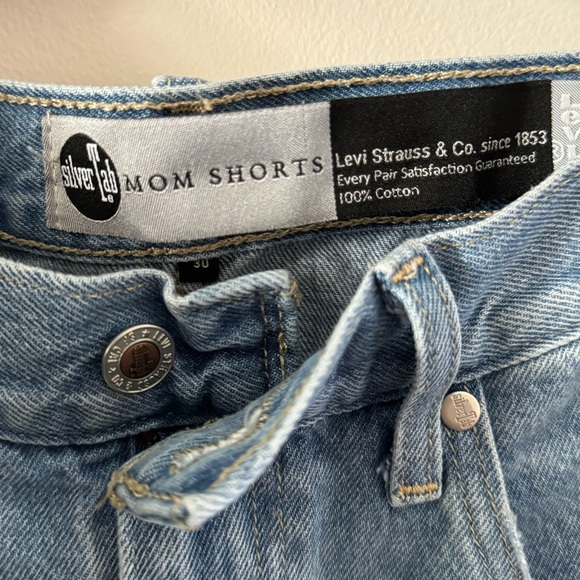 Levi’s Silver Tab Shorts - Picture 3 of 3